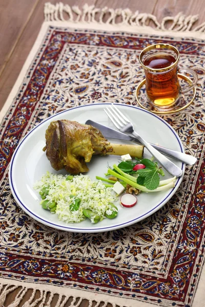 Cocina Persa Iraní Caña Cordero Estofada Polo Baghali Sabzi Khordan —  Fotos de Stock