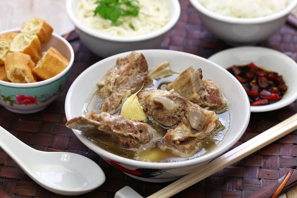 Singare Bak Kut Teh Spicy Pork Rib Soup — стоковое фото