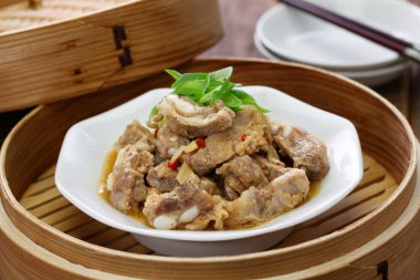 Mayalanmış soya peynirli domuz kaburgası, Çin mutfağı.