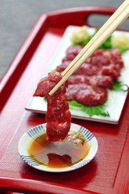 Basashi, Japon geleneksel mutfağı izole edilmiş.