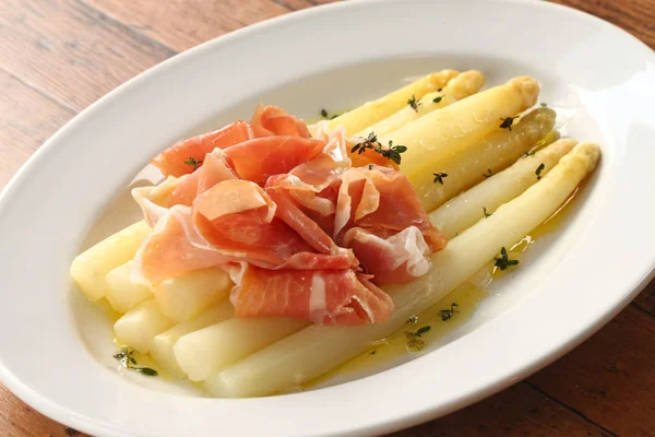 Asparagi Bianchi Con Prosciutto Spargel Mit Schinken — Foto Stock