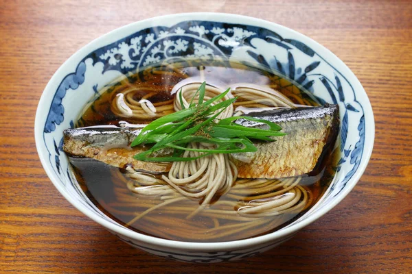 신소바 Nishin Soba 신소바 Nishin Soba 단순한 국수이며 위에는 간장에 — 스톡 사진