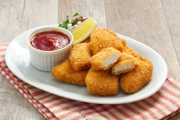 Hausgemachte Chicken Nuggets Mit Ketchup — Stockfoto