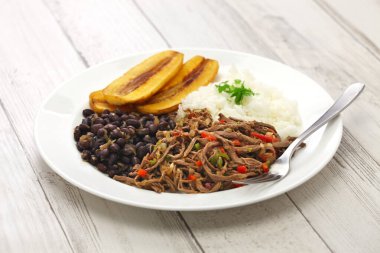 Geleneksel Venezuela yemeği Pabellon Criollo