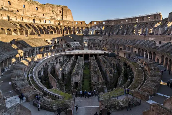 Arena des Kolosseums bei Sonnenuntergang — Stockfoto