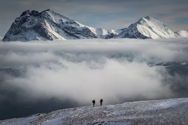 Nuvens entre Gran Sasso Peaks — Fotografia de Stock