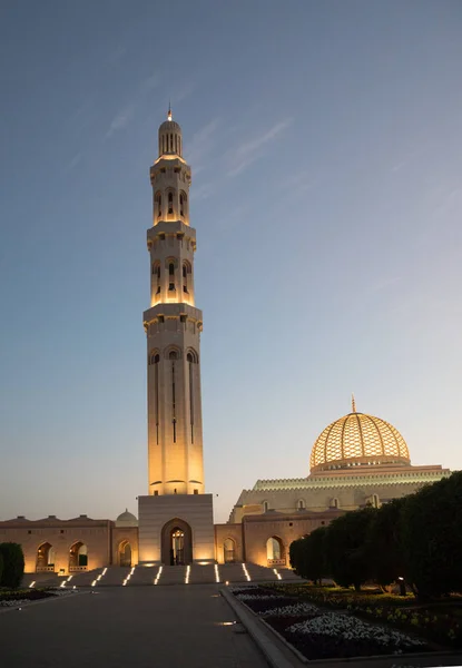 Гранд Qaboos мечеті султана в сутінках, Об'єднані Арабські Емірати Стокова Картинка
