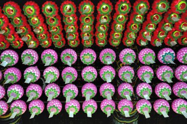 Bongeunsa tapınağın tavan Çince fenerler