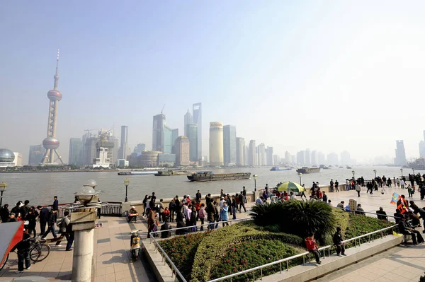 Promenade on the Bund, Shanghai, Kína — Stock Fotó