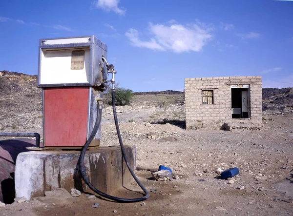 Tankstelle Der Arabischen Wüste Nahe Der Grenze Zwischen Saudi Arabien — Stockfoto