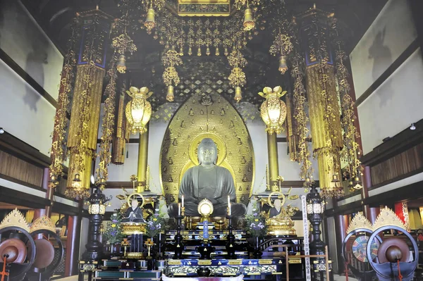 京都府 2014年11月3日阿弥陀仏の像を安置する聖護寺の内部像に焦点を当てた — ストック写真