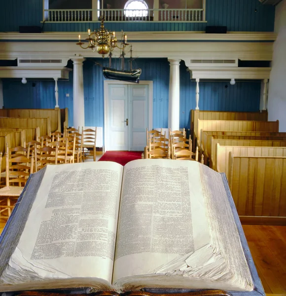 Den Helder Olanda Novembre 2019 Bibbia Aperta Nella Chiesa Olandese — Foto Stock