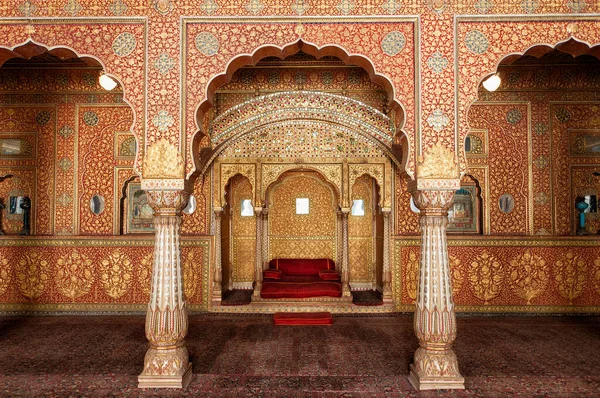 Junagarh Kalesi 'ndeki Seyirci Salonu, Bikaner, Hindistan