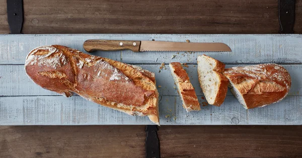 Sliced rustic loaf. — Stock Photo, Image