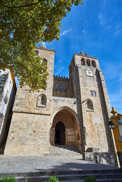 Nossa Senhora 다 Assuncao의 대성당입니다. Evora, 포르투갈. — 스톡 사진