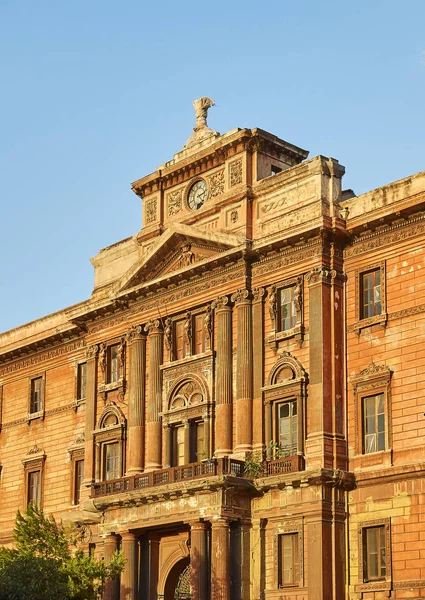 Palazzo degli Palacio Uffizi de Taranto, Apulia, Italia . — Foto de Stock