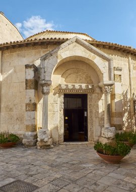 Tempio di San Giovanni al heykeltıraş Tapınağı Brindisi, İtalya.