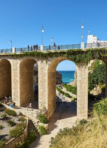 Ponte di Polignano a Mare bridge. Apulia, Italia . — Foto de Stock
