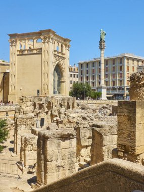 Roman amfitiyatro Via Santo Oronzo kare içinde. Lecce, İtalya.