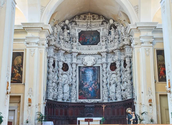 Pala d'altare della Chiesa del Gesu di Lecce. Puglia, Italia . — Foto Stock