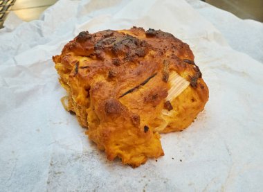 Pizzi leccesi or pucce salentine bread.