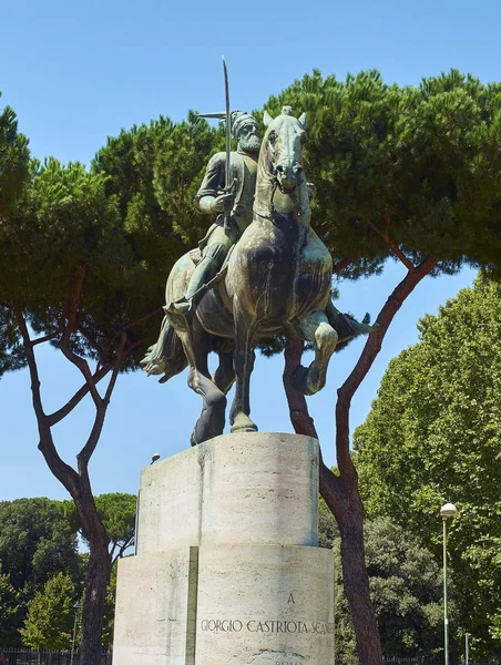 Памятник Джорджу Кастриоту в Риме. Лаччо, Италия . — стоковое фото
