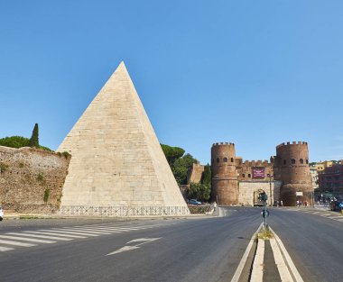 Piramide di Caio Cestio or Cestia in Rome. Lazio, Italy.