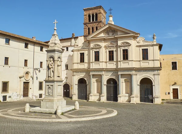 Basilica San Bartolomeo alle Isola, Tiberina island. Rome. Lazio, Italy. — Stock fotografie