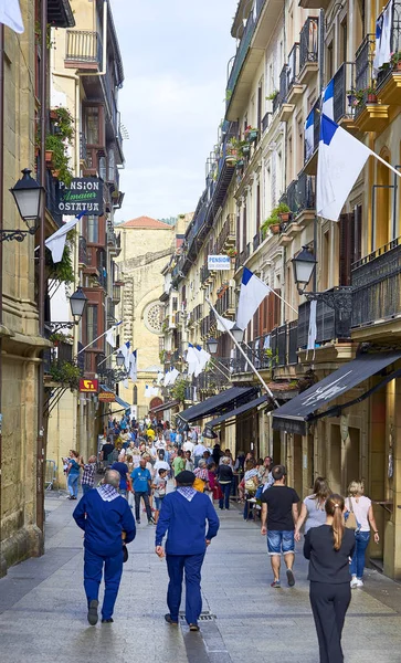 Calle 31 de Agosto en el casco antiguo de San Sebastián. Gipuzkoa . — Foto de Stock