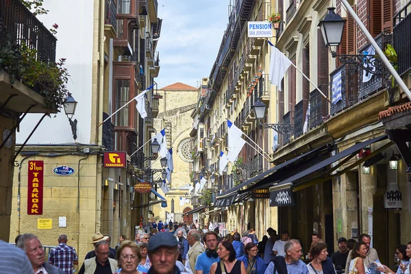 Calle 31 de Agosto en el casco antiguo de San Sebastián. Gipuzkoa . — Foto de Stock