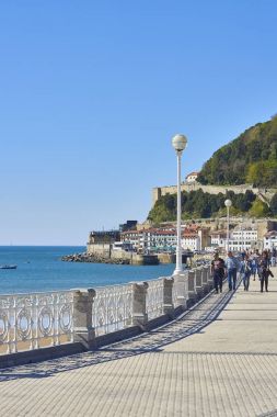 San Sebastian Miraconcha caddede. Bask Ülkesi Guipuzcoa. S