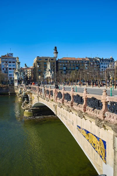 Maria Cristina Köprüsü San Sebastian. Bask Ülkesi Guipuzcoa. İspanya. — Stok fotoğraf