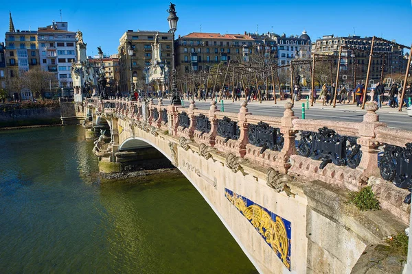 Puente María Cristina de San Sebastián. País Vasco, Guaypuzcoa. España . — Foto de Stock