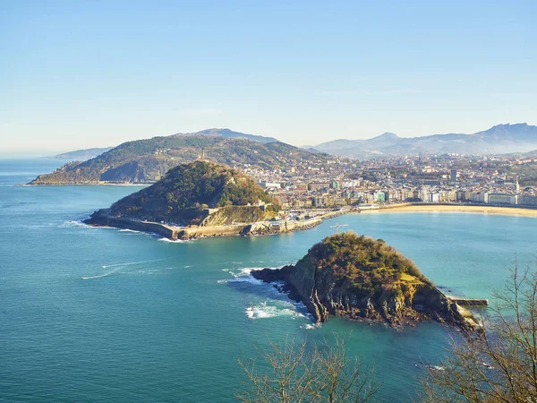 Panoramatický výhled na záliv Concha. San Sebastian, Baskicko. Španělsko. — Stock fotografie