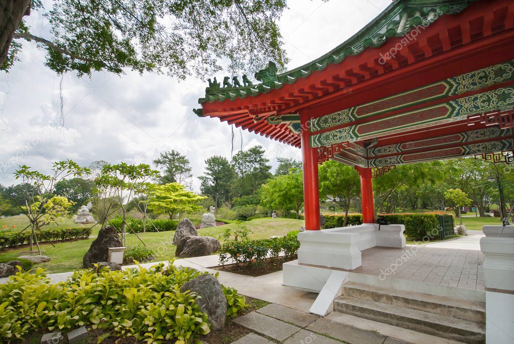 Jardín chino de parque público — Fotos de Stock © isampuntarat@gmail