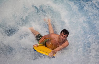 Flowboarding dalga ev Sentosa adlı
