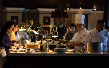 Dhara Dhevi otel restoranında Agaligo