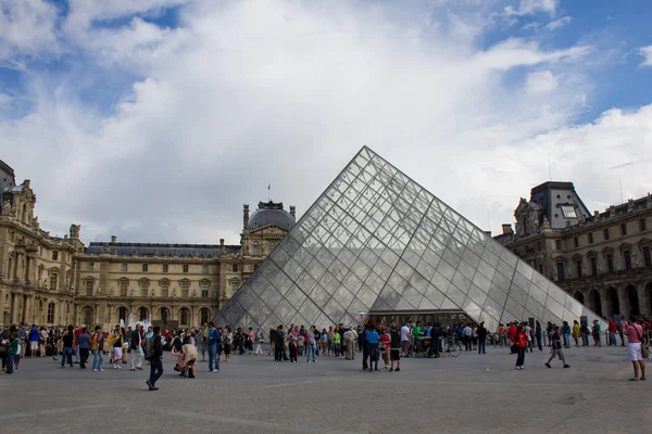 The Glass Pyramid — Stock Photo, Image