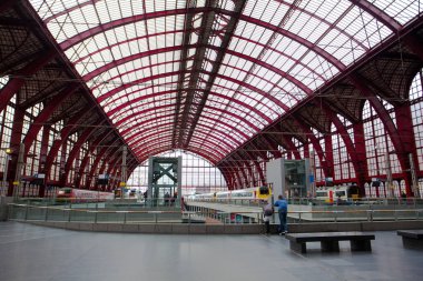 Antwerp Merkez Tren Garı