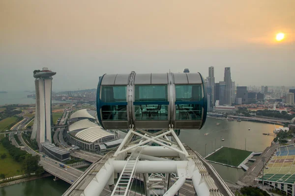 Вид на Сінгапур від Singapore Flyer — стокове фото