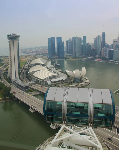 Вид на Сінгапур від Singapore Flyer — стокове фото