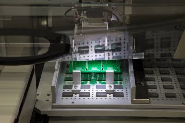 Yükleme / boşaltma otomatik işleme satır içi makine