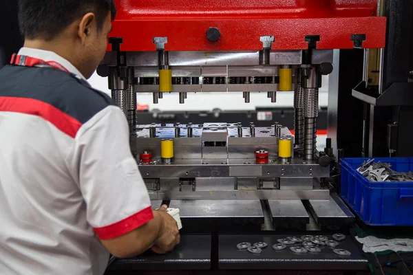 Adam kontrol hidrolik pres makinesi