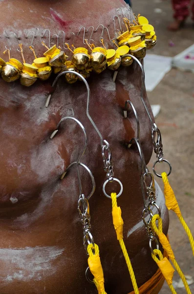 Devotee piercing ganchos para o corpo — Fotografia de Stock