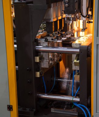 Plastik şişe şişirme makinesi