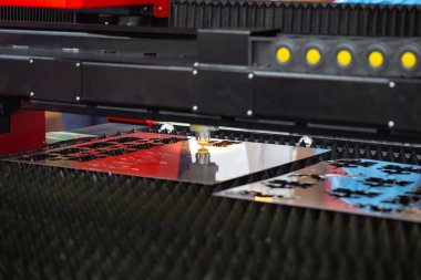 Cnc fiber lazer kesim makinesi