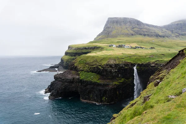 Gasadalur vodopád na ostrově Vágar na Faerských ostrovech — Stock fotografie