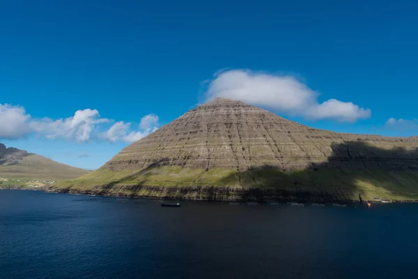 Funningsfjord v ostrově Vágar na Faerské ostrovy — Stock fotografie