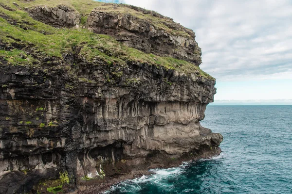 Village de Gjogv à l'île Eysturoy sur les îles Féroé — Photo