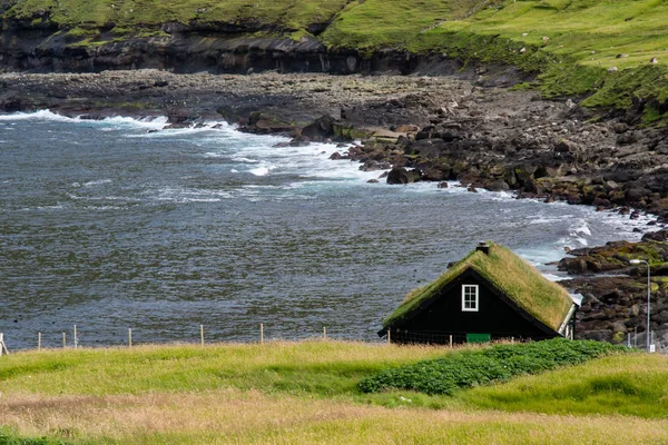 Village de Gjogv à l'île Eysturoy sur les îles Féroé — Photo